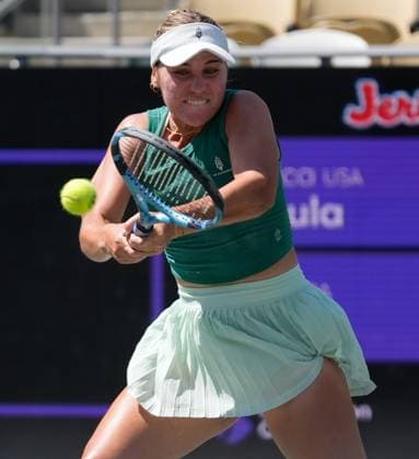 TENNIS 2025: Credit One Charleston Open APRIL 06 April 6, 2025: Sofia Kenin (USA) loses to Jessica Pegula (USA) 6-3, 7-5 at the Credit One Charleston Open being played at Credit One Staduim in Charleston, South Carolina, {USA} Ã‚ÂLeslie Billman Tennisclix (Credit Image: Â Leslie Billman Cal Media) Charleston South Carolina USA EDITORIAL USE ONLY Copyright: xx ZUMA-20250406_zma_c04_085.jpg LesliexBillmanx csmphotothree373652