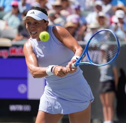 TENNIS 2025: Credit One Charleston Open APRIL 06 April 6, 2025: Jessica Pegula (USA) defeated Sofia Kenin (USA) 6-3, 7-5 at the Credit One Charleston Open being played at Credit One Staduim in Charleston, South Carolina USA ÂLeslie Billman Tennisclix (Credit Image: Leslie Billman Cal Media) Charleston South Carolina USA EDITORIAL USE ONLY Copyright: xx ZUMA-20250406_zma_c04_086.jpg LesliexBillmanx csmphotothree373685