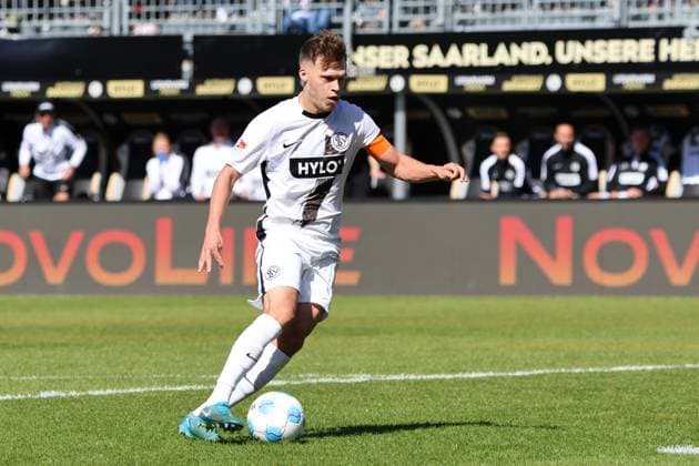 06.04.2025, Fussball, Herren, 2. Bundesliga, Saison 2024 2025, SV 07 Elversberg - SSV Jahn Regensburg, Robin Fellhauer (SV 07 Elversberg) Elversberg Ursapharm-Arena an der Kaiserlinde Saarland Deutschland (DE) Copyright: xSebastianxBachx