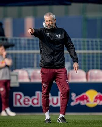 Leipzigs Cheftrainer Trainer Coach Marco Rose. Oeffentliches Training RB Leipzig am 25. Maerz 2025. Red Bull Akademie, Leipzig. Oeffentliches Training RB Leipzig *** Leipzigs head coach Coach Marco Rose Public training RB Leipzig on March 25, 2025 Red Bull Academy, Leipzig Public training RB Leipzig