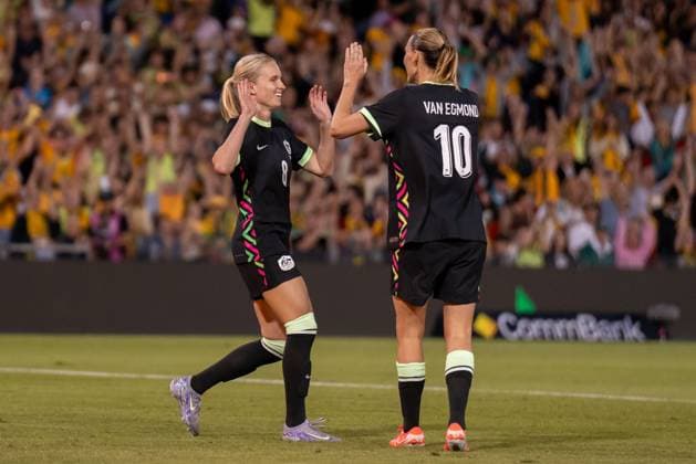 Newcastle, Australia, April 7th 2025: Kaitlyn Torpey (8 Australia) and Emily van Egmond (10 Australia) celebrate their teams second goal during the International Friendly, Länderspiel, Nationalmannschaft game between Australia and Korea Republic at McDonald Jones Stadium in Newcastle, Australia. (Noe Llamas SPP) Copyright: xNoexLlamasx xSPPx spp-en-NoLlSp-NLB05445