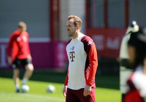 Fussball, Herren, Champions League, Saison 2024 2025, FC Bayern München, Abschlusstraining Harry Kane (FC Bayern München) stehend, Kopf, Oberkörper