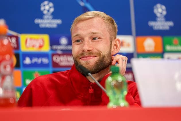 Konrad Laimer (FC Bayern Muenchen, 27) bei der Pressekonferenz, GER, Internationale Pressekonferenz, FC Bayern Muenchen, Fussball, UEFA Champions League, Viertelfinale Hinspiel, Saison 2024 2025, 07.04.2025, GER, Internationale Pressekonferenz, FC Bayern Muenchen, Fussball, UEFA Champions League, Viertelfinale Hinspiel, Saison 2024 2025, 07.04.2025 Muenchen Copyright: xEibner-Pressefoto JennixMaulx EP_JML
