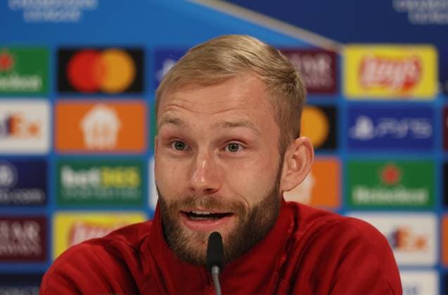 Fussball, Herren, Champions League, Saison 2024 2025, FC Bayern München, Internationale Pressekonferenz Konrad Laimer (FC Bayern München) bei der Pressekonferenz, Kopf, Portrait