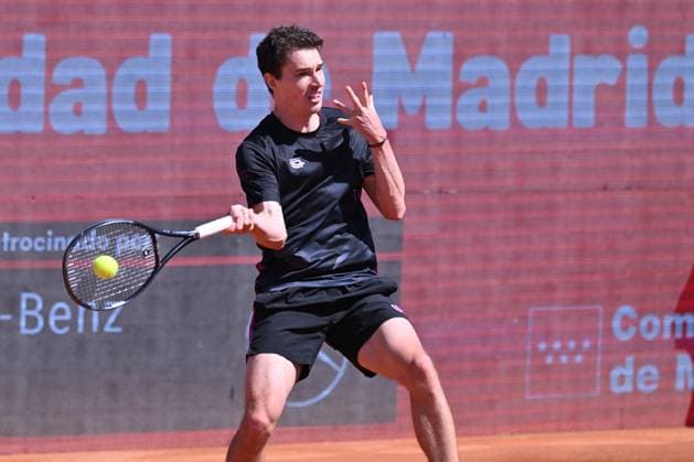 April 7, 2025, Madrid, Madrid, Spain: JAKUB PAUL (SUI) playing the tennis match of the ATP, Tennis Herren Challenger 100 Open Comunidad de Madrid, at the Club de Campo Villa de Madrid on April 7, 2025. Madrid Spain - ZUMAc312 20250407_zsp_c312_015 Copyright: xOscarxManuelxSanchezx