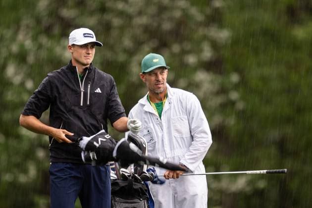 250407 Ludvig Aberg of Sweden with caddie Joe Skovron during a practice round prior to the 2025 Masters Golf Tournament on April 7, 2025 in Augusta. Photo: Petter Arvidson BILDBYRAN kod PA PA1004 golf masters bbeng the masters augusta sverige Copyright: PETTERxARVIDSON BB250407PA056
