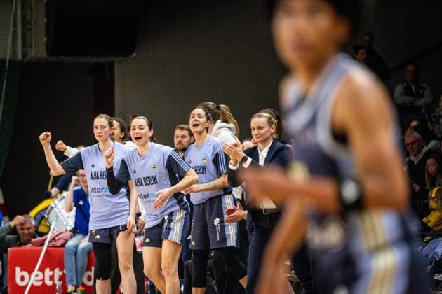 Basketball Berlin 07.04.2025 Saison 2024 2025 Toyota Damen Basketball Bundesliga 1. Bundesliga Playoffs Halbfinale Spiel 2 Alba Berlin - Saarlouis Royals Jubel Alba