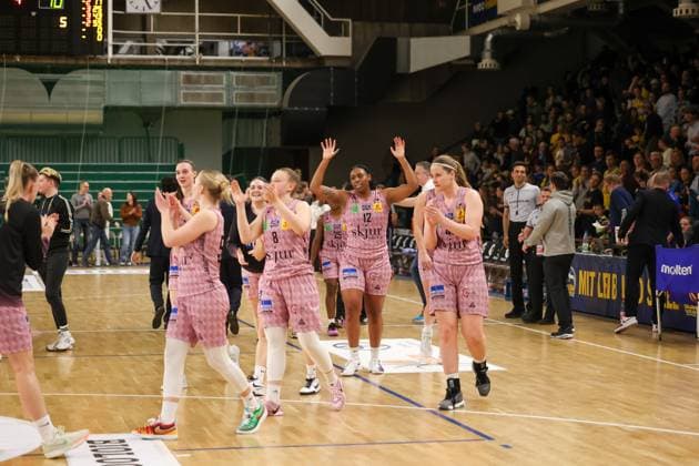 Saarlouis gewinntdas 2. Halbfinale, Alba Damen vs Saarlouis Royals , 1.Bundesliga, DBBL-Playoffs, Halbfinale 2. Spiel, 07.04.2025 Berlin Berlin Deutschland Copyright: xFootbowl ThomasxSobotzkix