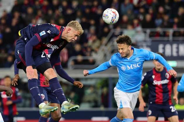 Sport Themen der Woche KW15 Sport Bilder des Tages Jens Odgaard of Bologna FC and Amir Rrahmani of SSC Napoli during the Serie A football match between Bologna FC and SSC Napoli at Renato Dall Ara stadium in Bologna (Italy), April 7, 2025. cesarexpurini