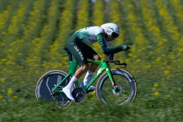 64th Itzulia Basque Country 2025 - Stage 1 Guillermo Thomas Silva of Caja Rural-Seguros RGA competes during the 64th Itzulia Basque Country 2025, Stage 1 a 16,5km individual time trial stage from Vitoria-Gasteiz Ð Baskonia-Alaves UCIWT at Vitoria on April 7, 2025, in Vitoria, Spain. Vitoria Vitoria Basque Country Spain 0125RL_ITZ2K25__L1_3507 Copyright: xRicardoxLarreinax
