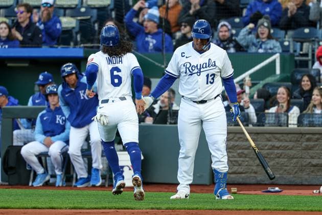 MLB, Baseball Herren, USA 2025: Twins Vs Royals APR 07 April 7, 2025: Kansas City Royals third baseman Jonathan India (6) and Kansas City Royals catcher Salvador Perez (13) react to India scoring on an RBI double from Kansas City Royals first baseman Vinnie Pasquantino (9), not shown, during the first inning of an MLB baseball game against the Minnesota Twins at Kauffman Stadium in Kansas City, MO. David Smith CSM (Credit Image: Â David Smith Cal Media) Kansas City Mo United States of America EDITORIAL USE ONLY Copyright: xx ZUMA-20250407_zma_c04_010.jpg DavidxSmithx csmphotothree374067