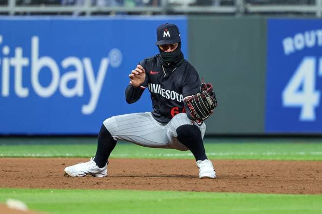MLB, Baseball Herren, USA 2025: Twins Vs Royals APR 07 April 7, 2025: Minnesota Twins third baseman Jose Miranda (64) catches a line drive from Kansas City Royals designated hitter Maikel Garcia (11), not shown, for an out during the sixth inning of an MLB baseball game at Kauffman Stadium in Kansas City, MO. David Smith CSM (Credit Image: Â David Smith Cal Media) Kansas City Mo United States of America EDITORIAL USE ONLY Copyright: xx ZUMA-20250407_zma_c04_018.jpg DavidxSmithx csmphotothree374080