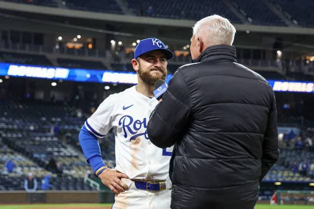 MLB, Baseball Herren, USA 2025: Twins Vs Royals APR 07 April 7, 2025: Kansas City Royals center fielder Kyle Isbel (28) is interviewed by broadcaster broadcaster Joel Goldberg after the Royals 4-2 win over the Minnesota Twins in an MLB baseball game at Kauffman Stadium in Kansas City, MO. David Smith CSM (Credit Image: Â David Smith Cal Media) Kansas City Mo United States of America EDITORIAL USE ONLY Copyright: xx ZUMA-20250407_zma_c04_036.jpg DavidxSmithx csmphotothree374095