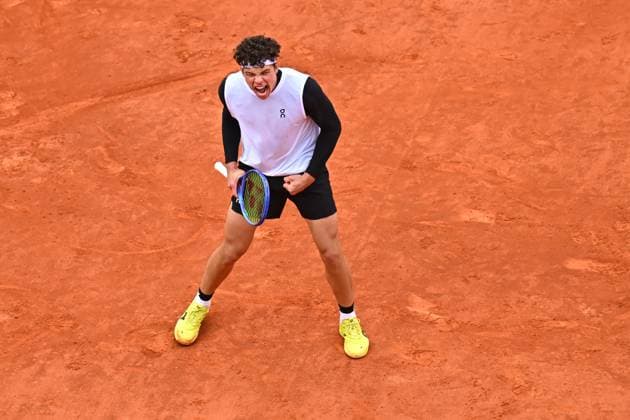 Monaco Tennis Rolex Masters - Monaco Ben Shelton (USA) during his first round match at the Tennis Monaco Rolex Masters in Monte Carlo, on April, 7, 2025. Photo by Corinne Dubreuil ABACAPRESS.COM Monaco Monaco  Copyright: xDubreuilxCorinne ABACAx