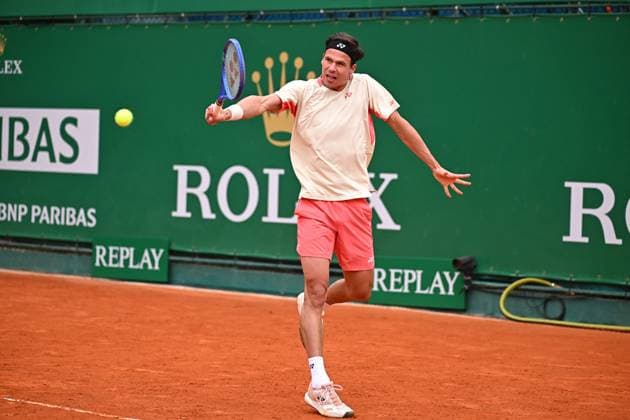 Sport Bilder des Tages Monaco Tennis Rolex Masters - Monaco Daniel Altmaier (GER) during his first round match at the Tennis Monaco Rolex Masters in Monte Carlo, on April, 7, 2025. Photo by Corinne Dubreuil ABACAPRESS.COM Monaco Monaco  Copyright: xDubreuilxCorinne ABACAx