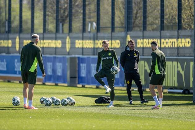 08.04.2025, Abschlusstraining zum UEFA Champions League Spiel zwischen FC Barcelona, Barca und Borussia Dortmund, v. l. Niklas Süle (Borussia Dortmund), Maximilian Beier (Borussia Dortmund), Co-Trainer Robert Kovac (Borussia Dortmund), Salih Özcan (Borussia Dortmund), Dortmund Trainingsgelände Borussia Dortmund NRW Deutschland xRHR-FOTO DEx Copyright: DennisxEwert RHR-FOTOx RHR-FOTO DE
