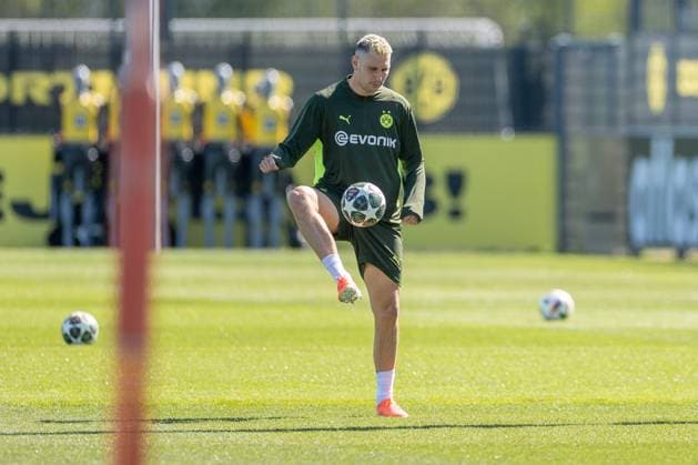 08.04.2025, Abschlusstraining zum UEFA Champions League Spiel zwischen FC Barcelona, Barca und Borussia Dortmund, Niklas Süle (Borussia Dortmund), Dortmund Trainingsgelände Borussia Dortmund NRW Deutschland xRHR-FOTO DEx Copyright: DennisxEwert RHR-FOTOx RHR-FOTO DE