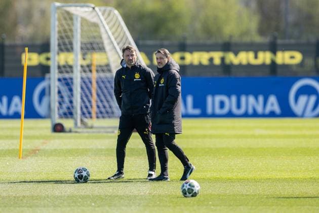 08.04.2025, Abschlusstraining zum UEFA Champions League Spiel zwischen FC Barcelona, Barca und Borussia Dortmund, v. l. Co-Trainer Robert Kovac (Borussia Dortmund), Trainer Niko Kovac (Borussia Dortmund), Dortmund Trainingsgelände Borussia Dortmund NRW Deutschland xRHR-FOTO DEx Copyright: DennisxEwert RHR-FOTOx RHR-FOTO DE