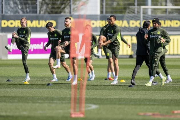 08.04.2025, Abschlusstraining zum UEFA Champions League Spiel zwischen FC Barcelona, Barca und Borussia Dortmund, v. l. Maximilian Beier (Borussia Dortmund), Giovanni Reyna (Borussia Dortmund), Salih Özcan (Borussia Dortmund), Yan Couto (Borussia Dortmund), Felix Nmecha (Borussia Dortmund), Emre Can (Borussia Dortmund), Dortmund Trainingsgelände Borussia Dortmund NRW Deutschland xRHR-FOTO DEx Copyright: DennisxEwert RHR-FOTOx RHR-FOTO DE