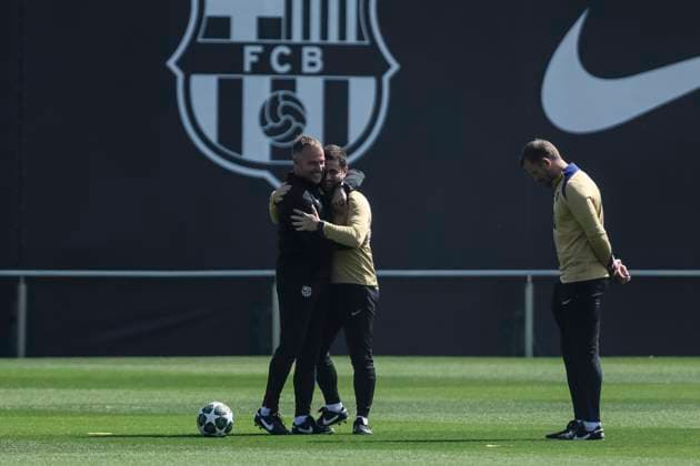 April 8, 2025, Sant Joan Despi, Barcelona, SPAIN: Hansi Flick, head coach with Alejandro Blanco Tecnic Assistant during the training day of FC Barcelona, Barca ahead UEFA Champions League, football match against Borussia Dortmund at Ciudad Esportiva Joan Gamper on April 08, 2025 in Sant Joan Despi, Barcelona, Spain. Sant Joan Despi SPAIN - ZUMAa181 20250408_zaa_a181_001 Copyright: xJavierxBorregox