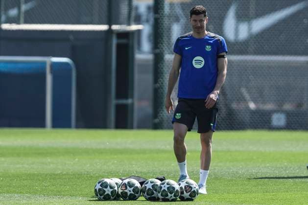 April 8, 2025, Sant Joan Despi, Barcelona, SPAIN: Robert Lewandowski during the training day of FC Barcelona, Barca ahead UEFA Champions League, football match against Borussia Dortmund at Ciudad Esportiva Joan Gamper on April 08, 2025 in Sant Joan Despi, Barcelona, Spain. Sant Joan Despi SPAIN - ZUMAa181 20250408_zaa_a181_010 Copyright: xJavierxBorregox