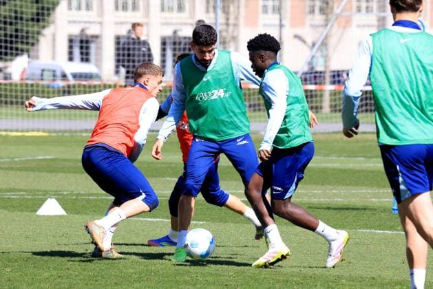 DEU, DFL, 2. FBL Hertha BSC, Training, 08.04.2025, Sportforum, Berlin, DEU, DFL, 2. FBL Hertha BSC, Training, im Bild Marten Winkler (Hertha BSC Berlin 22), Linus Gechter (Hertha BSC Berlin 44), Boris Lum (Hertha BSC Berlin 21) DFL - regulations prohibit any use of Photographs as image sequences and or quasi-video Foto: Juergen Engler nordphoto GmbH