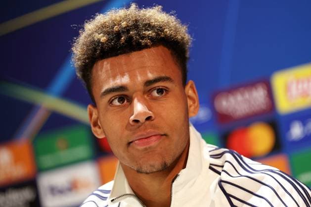 Sport Bilder des Tages PSG - ASTON VILLA PHOTOPQR LE PARISIEN Le Parisien Arnaud Journois ; POISSY ; 08 04 2025 ; Football, Poissy (Yvelines) Campus PSG le 8 avril 2025. Ligue des Champions Uefa, quarts de finale aller, Paris SG - Aston Villa FC. Entrainement de veille de match du PSG au Campus PSG à Poissy. CONFERENCE DE PRESSE DE DESIRE DOUE Photo Le Parisien Arnaud Journois Desire Doue addresses a press conference, PK, Pressekonferenz after a training session at the Campus PSG, on the eve of the UEFA Champions League quarter final first leg football match against Aston Villa, in Poissy, west of Paris on April 8, 2025 POISSY 78 France  Copyright: xPHOTOPQR LExPARISIEN MAXPPPxLexParisienx xArnaudxJournoisx 20250408LPA8798 20250408LPA8798