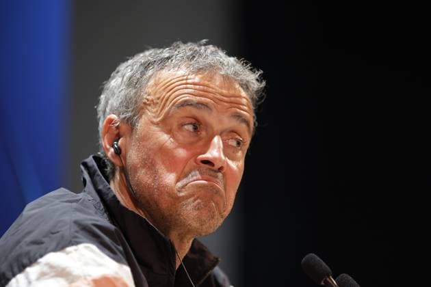 Sport Bilder des Tages PSG - ASTON VILLA PHOTOPQR LE PARISIEN Le Parisien Arnaud Journois ; POISSY ; 08 04 2025 ; Football, Poissy (Yvelines) Campus PSG le 8 avril 2025. Ligue des Champions Uefa, quarts de finale aller, Paris SG - Aston Villa FC. Entrainement de veille de match du PSG au Campus PSG à Poissy. CONFERENCE DE PRESSE DE LUIS ENRIQUE ENTRAINEUR DU PSG Photo Le Parisien Arnaud Journois Paris Saint-Germain s Spanish headcoach Luis Enrique addresses a press conference, PK, Pressekonferenz on the eve of the UEFA Champions League quarter final first leg football match against Aston Villa, in Poissy, west of Paris on April 8, 2025 POISSY 78 France  Copyright: xPHOTOPQR LExPARISIEN MAXPPPxLexParisienx xArnaudxJournoisx 20250408LPA8803 20250408LPA8803