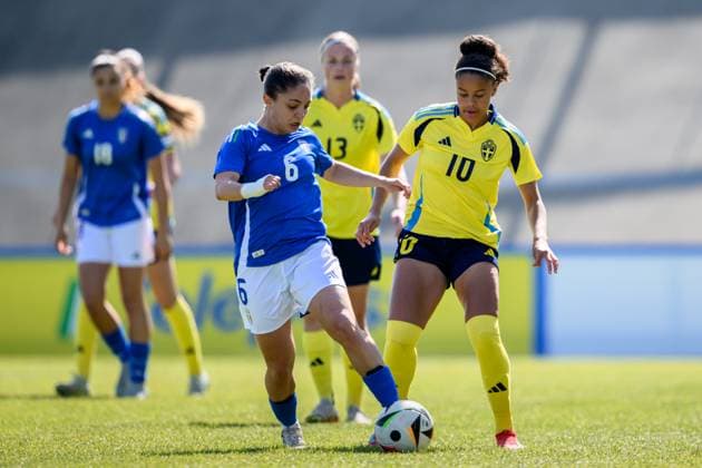 250408 Maya Cherubini of Italy and Felicia Schröder of Sweden during the UEFA Women s Under-19 EURO Qualifier, EM, Europameisterschaft football match between Italy and Sweden on April 8, 2025 in Forli. Photo: Cristiano Mazzi BILDBYRAN kod XY XY0057 fotboll football soccer fotball f19 landslag em-kval euro qualifier italy sverige sweden dam bbeng Copyright: CRISTIANOxMAZZI BB250408BB397