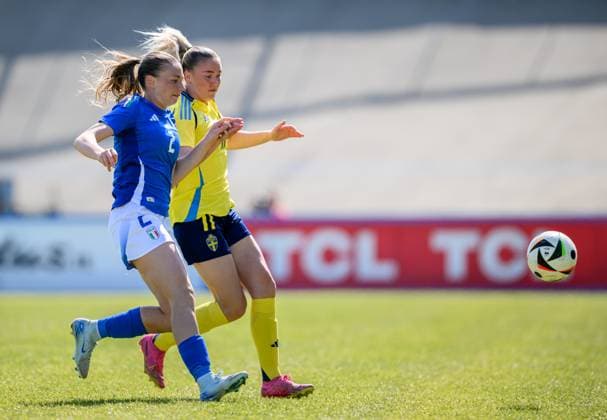 250408 Lidia Consolini of Italy and Ida Björnberg of Sweden during the UEFA Women s Under-19 EURO Qualifier, EM, Europameisterschaft football match between Italy and Sweden on April 8, 2025 in Forli. Photo: Cristiano Mazzi BILDBYRAN kod XY XY0057 fotboll football soccer fotball f19 landslag em-kval euro qualifier italy sverige sweden dam bbeng Copyright: CRISTIANOxMAZZI BB250408BB405