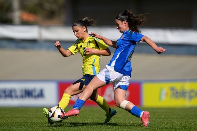 250408 Mikaela Stojanovska of Sweden and Giada Pellegrino Cim of Italy during the UEFA Women s Under-19 EURO Qualifier, EM, Europameisterschaft football match between Italy and Sweden on April 8, 2025 in Forli. Photo: Cristiano Mazzi BILDBYRAN kod XY XY0057 fotboll football soccer fotball f19 landslag em-kval euro qualifier italy sverige sweden dam bbeng Copyright: CRISTIANOxMAZZI BB250408BB507