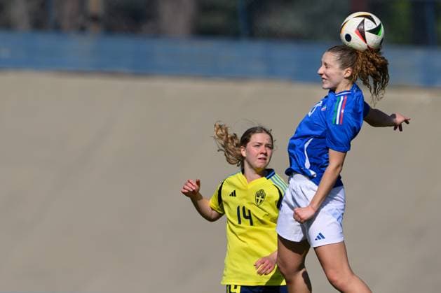 250408 Hannah Sjödahl of Sweden and Sofia Testa of Italy during the UEFA Women s Under-19 EURO Qualifier, EM, Europameisterschaft football match between Italy and Sweden on April 8, 2025 in Forli. Photo: Cristiano Mazzi BILDBYRAN kod XY XY0057 fotboll football soccer fotball f19 landslag em-kval euro qualifier italy sverige sweden dam bbeng Copyright: CRISTIANOxMAZZI BB250408BB558
