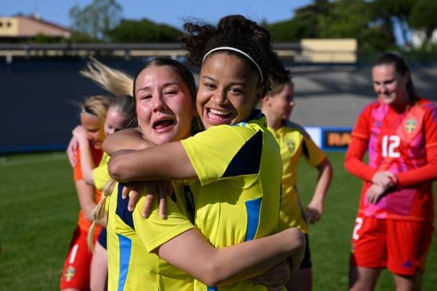 250408 Felicia Schröder of Sweden celebrates after the UEFA Women s Under-19 EURO Qualifier, EM, Europameisterschaft football match between Italy and Sweden on April 8, 2025 in Forli. Photo: Cristiano Mazzi BILDBYRAN kod XY XY0057 fotboll football soccer fotball f19 landslag em-kval euro qualifier italy sverige sweden dam bbeng jubel Copyright: CRISTIANOxMAZZI BB250408BB598