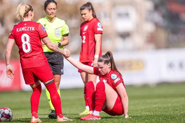 Fußball, Frauen, Nations League, Bosnien-Herzegowina - Polen 08.04.2025 ZENICA, BOSNIA I HERZEGOWINA PILKA NOZNA KOBIET ( WOMEN S FOOTBALL) LIGA NARODOW UEFA KOBIET ( NATION S WOMENS UEFA LEAGUE 2025 ) MECZ BOSNIA I HERZEGOWINA - POLSKA ( BOSNA AND HERZEGOVINA - POLAND ) NZ EWELINA KAMCZYK, ADRIANA ACHCINSKA FOTO LUKASZ GROCHALA CYFRASPORT NEWSPIX.PL --- Newspix.pl  20250408CSLG0137