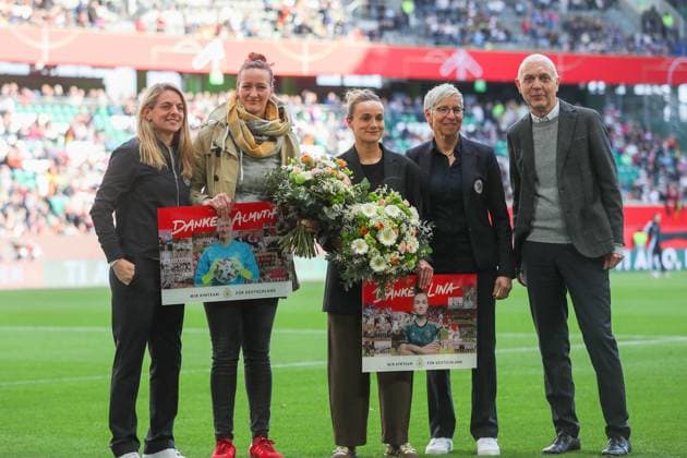 Deutschland - Schottland, DFB Frauen Wolfsburg, 08.04.2025, Fussball, UEFA Women s Nations League 2025, Deutschland - Schottland, Verabschiedung von Almuth Schult und Lina Magull Wolfsburg
