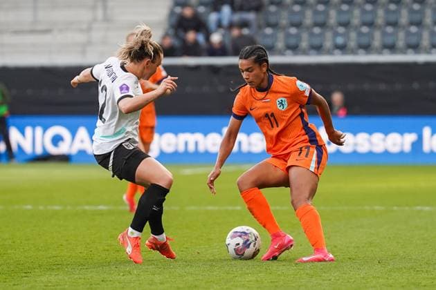 UEFA Women s Nations League 2024 2025, Liga A, Gruppe 1 - 08.04.2025, Spieltag 4 - Österreich vs. Niederlande - CASHPOINT Arena (Altach, Österreich); Laura Wienroither (Österreich), Esmee Brugts (Niederlande) Copyright: xLukaxKolanovicx
