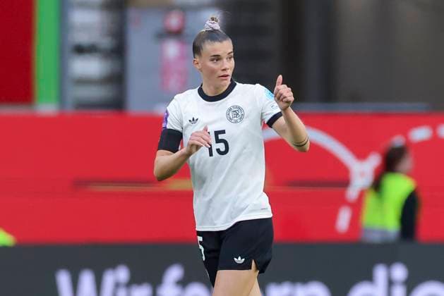 Selina Cerci (Germany) bejubelt ihren Treffer zum 2:1, UEFA Women s Nations League 2024 25 Grp A1 MD4, Germany and Scotland, VfL Wolfsburg Arena am 08. April 2025 in Wolfsburg, Deutschland. (Foto von Marco Steinbrenner DeFodi Images) Selina Cerci (Germany) celebrates after scoring her teams second goal, UEFA Women s Nations League 2024 25 Grp A1 MD4, Germany and Scotland, VfL Wolfsburg Arena, April 8, 2025 in Wolfsburg, Germany. (Photo by Marco Steinbrenner DeFodi Images)