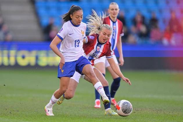 Womens National League 2025 Norway France Oslo 20250408 Frances Selma Bacha and Norways Tirill Alexandra Morch during the Womens National League football match between Norway and France at Ullevaal Stadium Photo Annika Byrde NTB Oslo Norway EDITORIAL USE ONLY RESTRICTED USE FOR BETTING COMPANIES  Copyright: xAnnikaxByrdex xNTBx