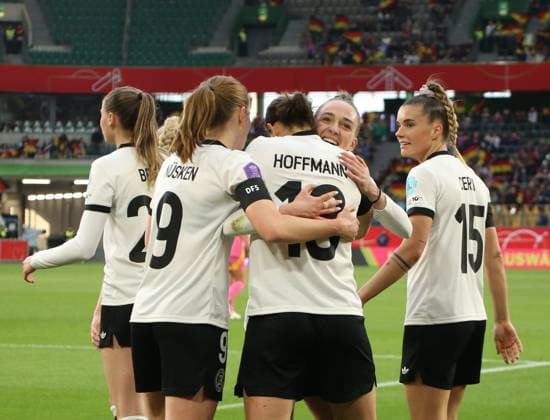08.04.2025, xgrfx, Fußball UEFA Women s Nations League, Deutschland Frauen - Schottland Frauen v.l. Tor, Giovanna Hoffmann (Deutsche Frauennationalmannschaft) (DFL DFB REGULATIONS PROHIBIT ANY USE OF PHOTOGRAPHS as IMAGE SEQUENCES and or QUASI-VIDEO) Wolfsburg