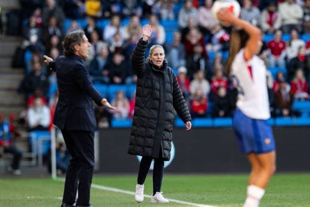 250408 Head coach Gemma Grainger of Norway during the UEFA Women™s Nations League football match between Norway and France on April 8, 2025 in Oslo. Photo: Vegard Grott BILDBYRAN kod VG VG0749 bbeng fotboll football soccer fotball nations league landskamp norge norway dam frankrike france uefa womens nations league Copyright: VEGARDxGRoTT BB250408VG032