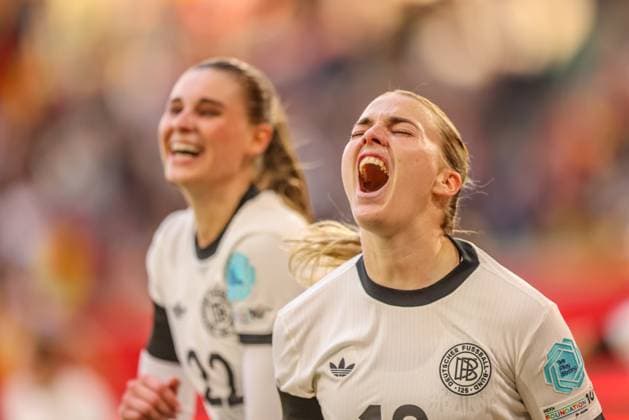GER, Wolfsburg, Deutschland vs Schottland, Länderspiel, Fussball, DFB, Spielzeit 2024 2025, Volkswagen Arena, Nations League, 4. Spieltag im Bild: Laura Freigang (Deutschland 10) erzielt das Tor zum 5:1 gegen Schottland DFB DFL REGULATIONS PROHIBIT ANY USE OF PHOTOGRAPHS AS IMAGE SEQUENCES AND OR QUASI-VIDEO, 08.04.2025, Copyright: HMBxMedia HendrikxHamelau