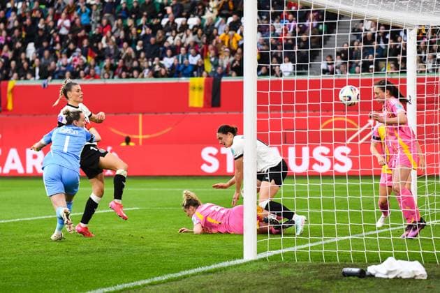 Fußball I Frauen I Saison 2024-2025 I Länderspiel I Deutschland - Schottland I 08.04.2025 Tor zum 2:1 durch Selina Cerci (15, Deutschland) Wolfsburg Volkswagen Arena Niedersachsen Deutschland Copyright: xLobeca InesxHähnelx