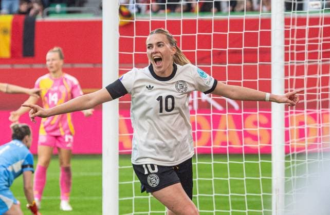 Fußball, Frauen, Saison 2024 25, UEFA Nations League (Liga A, Gruppe 1, 4. Spieltag) in Wolfsburg, Deutschland - Schottland, Laura Freigang (Deutschland), Jubel nach Tor zum 5:1, 08.04. 2025, Copyright: xSebastianxRäppold MatthiasxKochx