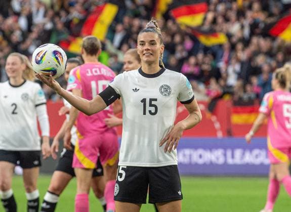 Fußball, Frauen, Saison 2024 25, UEFA Nations League (Liga A, Gruppe 1, 4. Spieltag) in Wolfsburg, Deutschland - Schottland, Selina Cerci (Deutschland), Jubel nach Tor zum 6:1, 08.04. 2025, Copyright: xSebastianxRäppold MatthiasxKochx