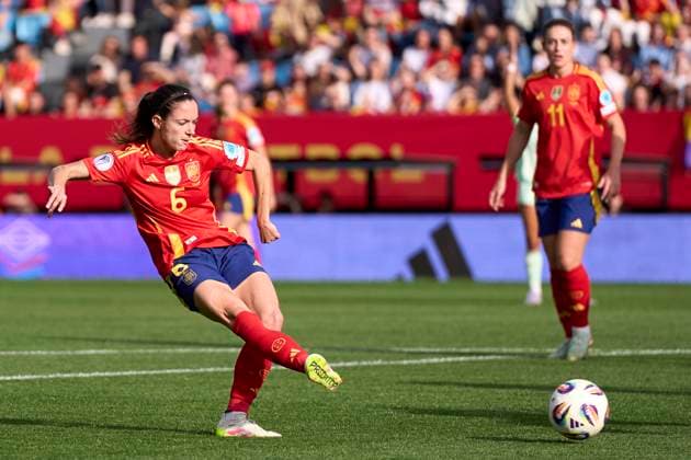 Spain v Portugal - UEFA Women s Nations League 2024 25 Grp A3 MD4 Aitana Bonmati of Spain shoots on goal and scores her team s third goal during the Women s Nations League Group A3 match between Spain and Portugal at Estadio Abanca Balaidos in Vigo, Spain, on April 8, 2025. Vigo Spain  Copyright: xJosexManuelxAlvarezxReyx originalFilename:alvarezrey-spainvsp250408_npbo0.jpg