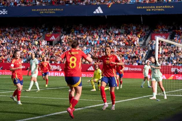 Spain v Portugal - UEFA Women s Nations League 2024 25 Grp A3 MD4 Salma Paralluelo of Spain celebrates with Mariona Caldentey after scoring her team s first goal during the Women s Nations League Group A3 match between Spain and Portugal at Estadio Abanca Balaidos in Vigo, Spain, on April 8, 2025. Vigo Spain  Copyright: xJosexManuelxAlvarezxReyx originalFilename:alvarezrey-spainvsp250408_npGLa.jpg