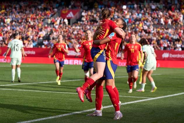 Spain v Portugal - UEFA Women s Nations League 2024 25 Grp A3 MD4 Salma Paralluelo of Spain celebrates with Mariona Caldentey after scoring her team s first goal during the Women s Nations League Group A3 match between Spain and Portugal at Estadio Abanca Balaidos in Vigo, Spain, on April 8, 2025. Vigo Spain  Copyright: xJosexManuelxAlvarezxReyx originalFilename:alvarezrey-spainvsp250408_npo4e.jpg
