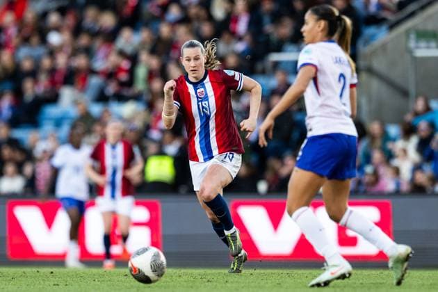 250408 Elisabeth Terland of Norway during the UEFA Women™s Nations League football match between Norway and France on April 8, 2025 in Oslo. Photo: Vegard Grott BILDBYRAN kod VG VG0749 bbeng fotboll football soccer fotball nations league landskamp norge norway dam frankrike france uefa womens nations league Copyright: VEGARDxGRoTT BB250408VG051
