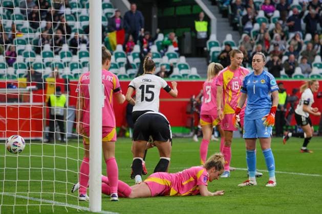 Wolfsburg, Deutschland 08. April 2025: UEFA Nations League Women - 2025 - Deutschland vs. Schottland Im Bild: v.li. die Zweite Torschützin Selina Cerci (Deutschland) macht das Tor zum 2:1 für Deutschland und jubelt Volkswagen Arena Niedersachsen Copyright: xFotostandx xFantinix