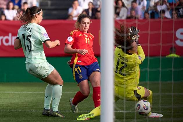 Spain v Portugal - UEFA Women s Nations League 2024 25 Grp A3 MD4 Alexia Putellas of Spain shoots on goal and scores her team s fourth goal during the Women s Nations League Group A3 match between Spain and Portugal at Estadio Abanca Balaidos in Vigo, Spain, on April 8, 2025. Vigo Spain  Copyright: xJosexManuelxAlvarezxReyx originalFilename:alvarezrey-spainvsp250408_npjnv.jpg